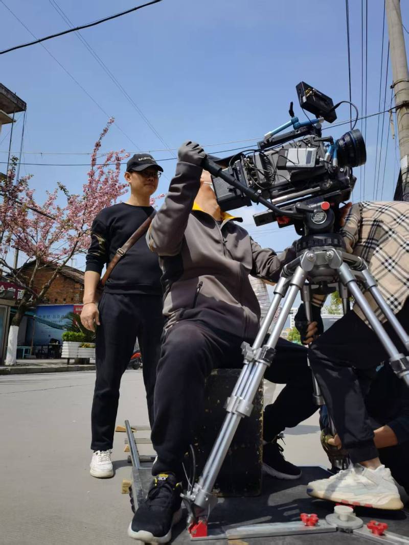 托里县广告片拍摄：快消品牌爆款之选，网感内容适配社媒传播！